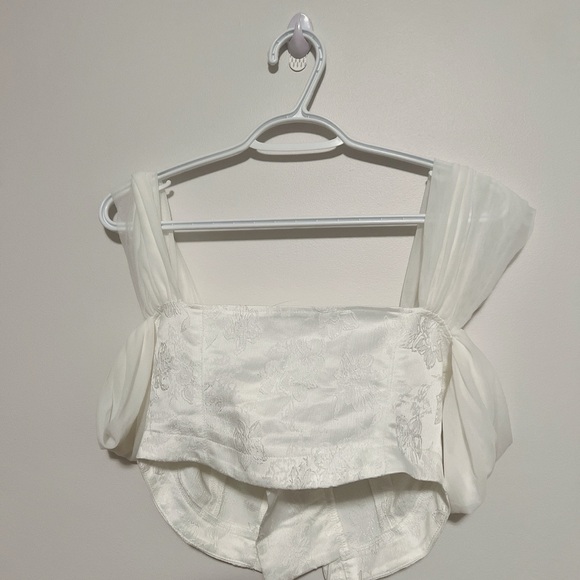 Clothes - Picture 9 of 10